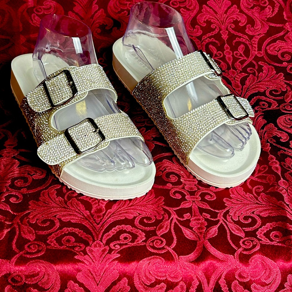 Madden Girl Size 8 Slip-on Sandals
